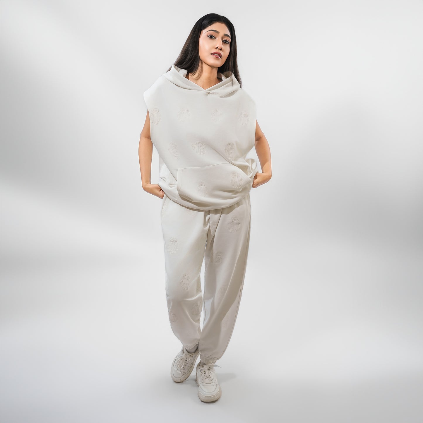 Malle Cactus Embroidered Ecru Joggers