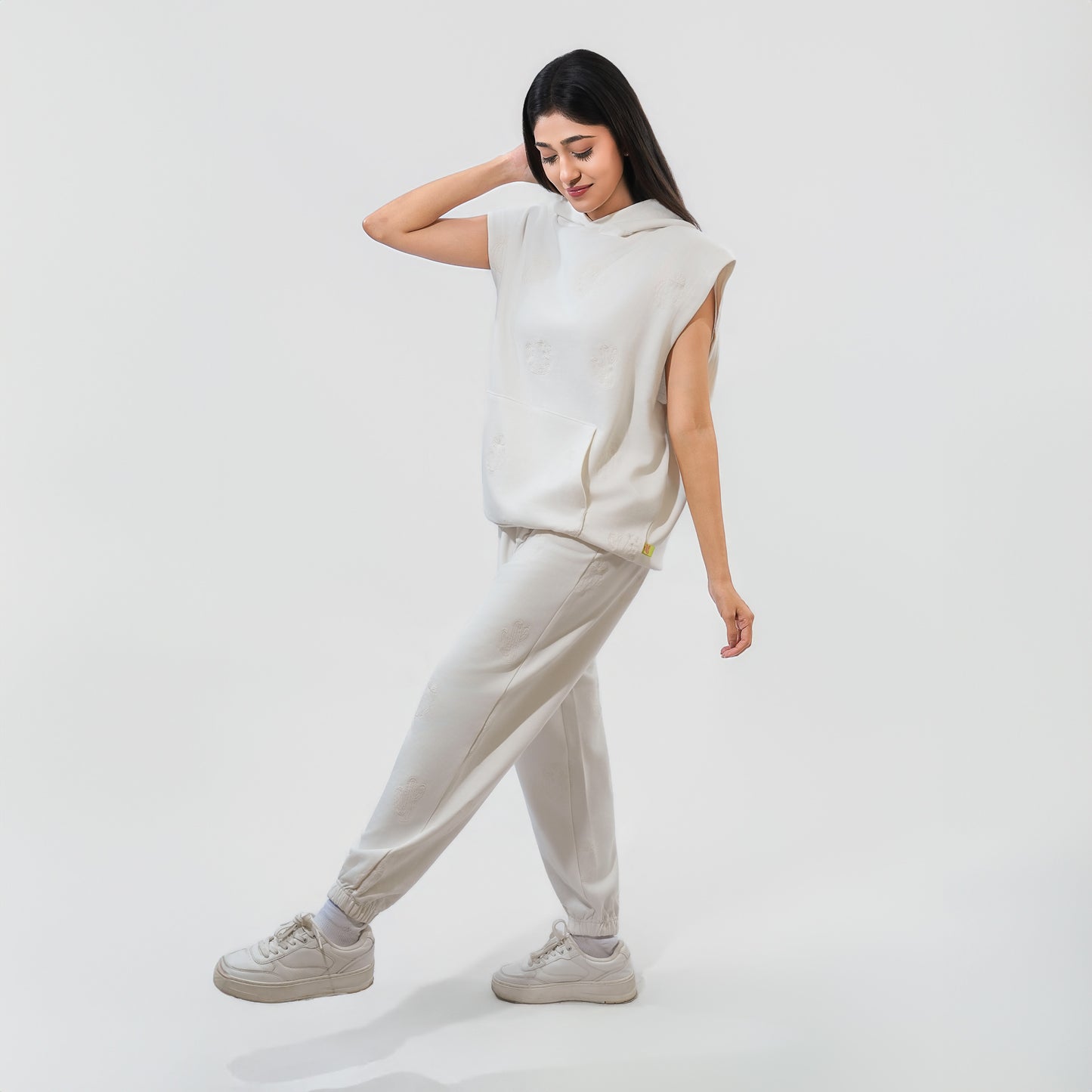 Malle Cactus Embroidered Ecru Joggers