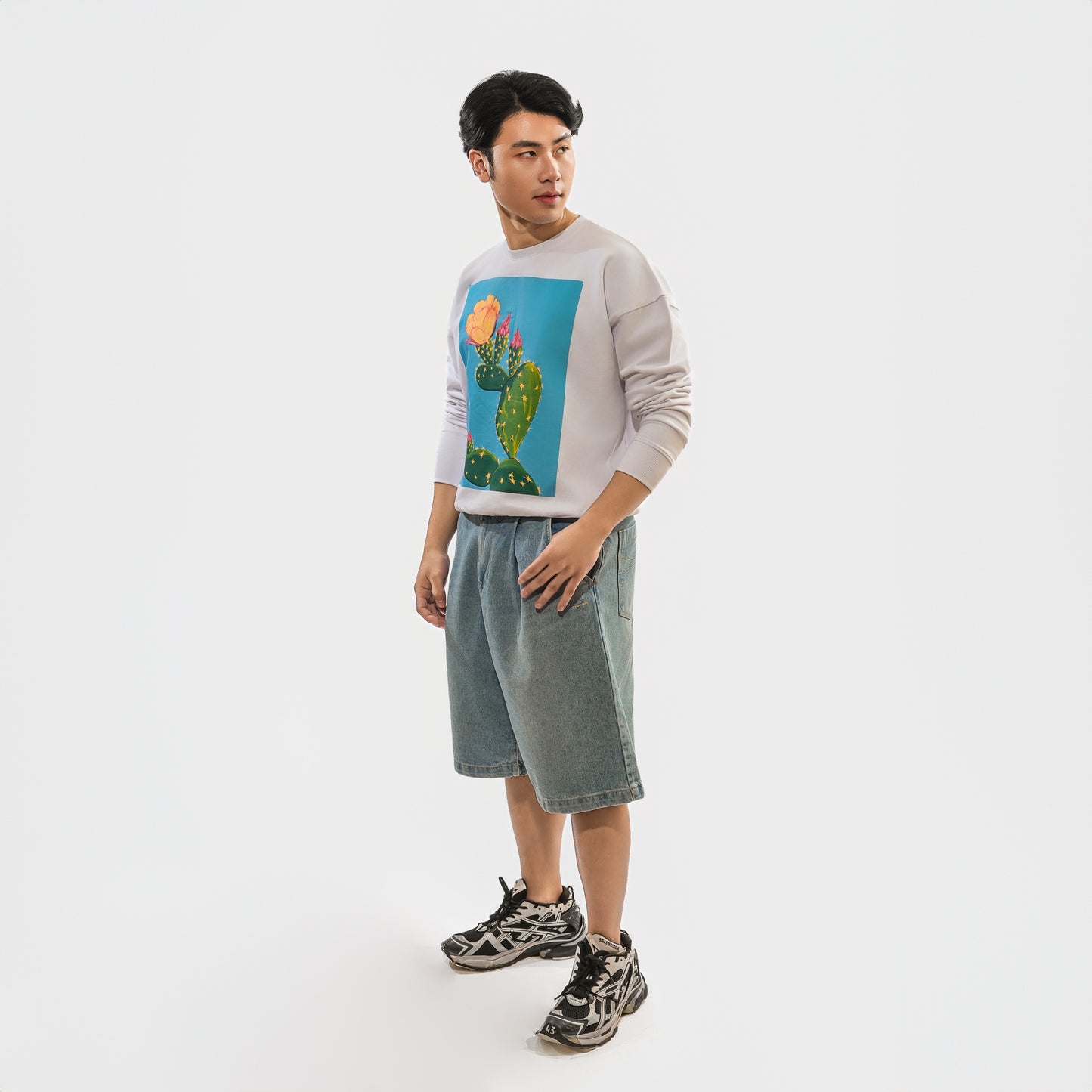 Malle Unisex Cactus Flower Print Sweatshirt - Ecru